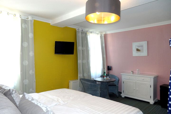 Room 14 of 77