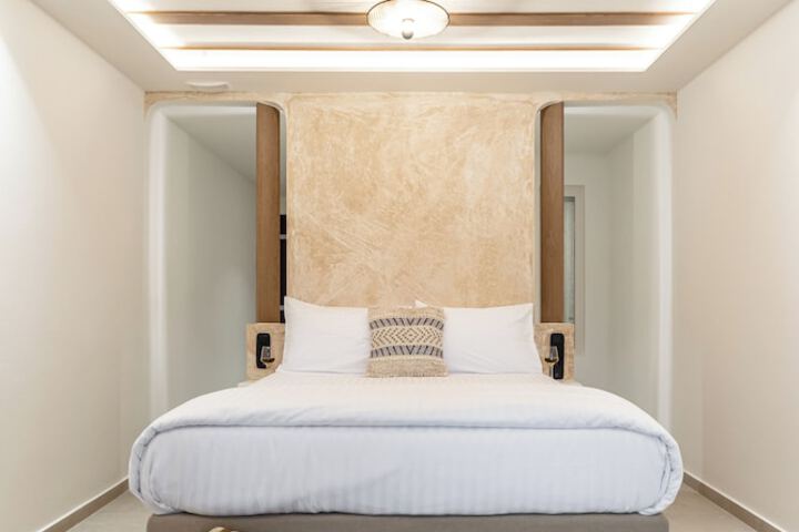 Room 12 of 109