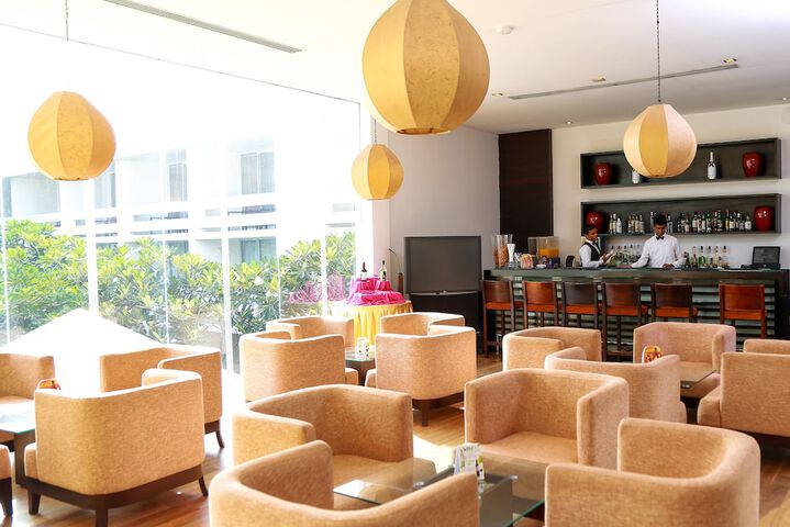 Lounge 122 of 162