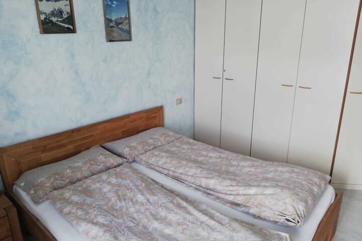 Room 4 of 20