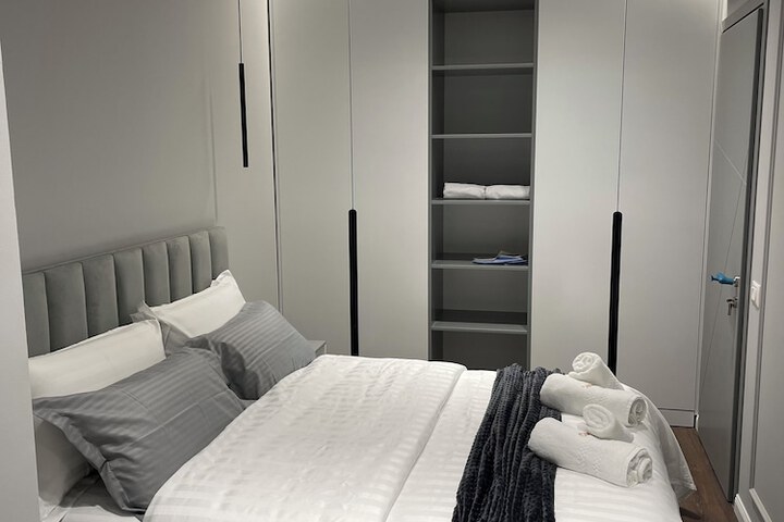 Room 5 of 35