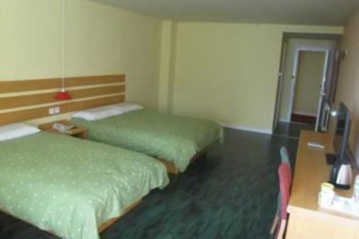 Room 7 of 30