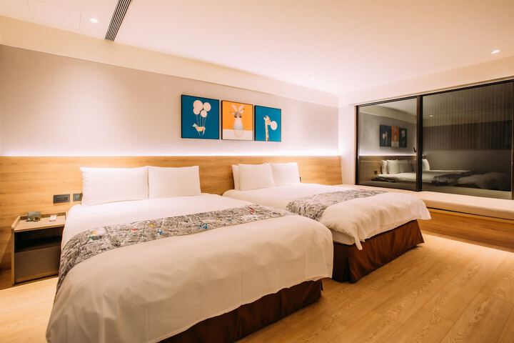 Room 51 of 210