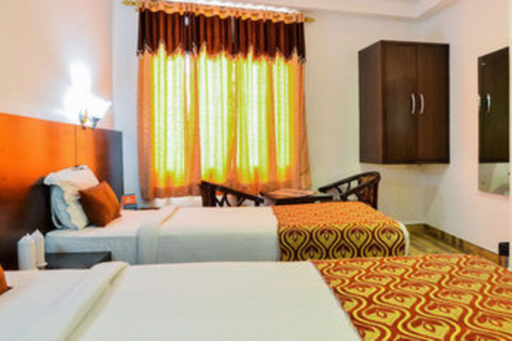 Room 13 of 35
