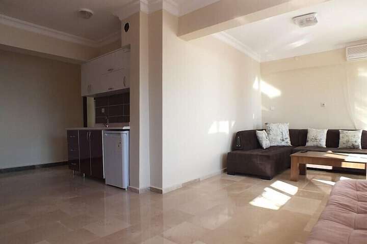 Room 6 of 18