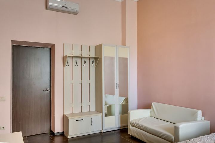 Room 17 of 43