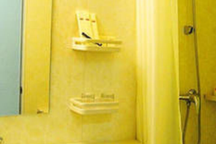 Room 6 of 14