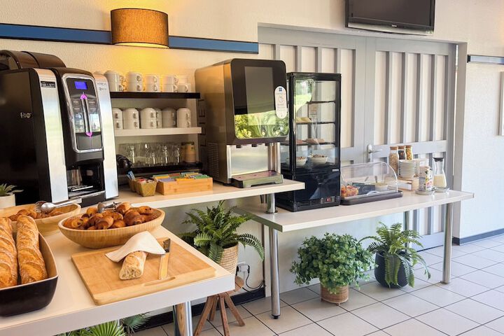 Breakfast buffet