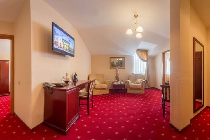 Room 10 of 62