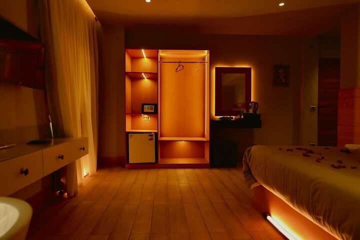 Room 62 of 227
