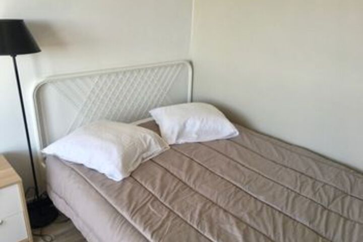 Room 7 of 11