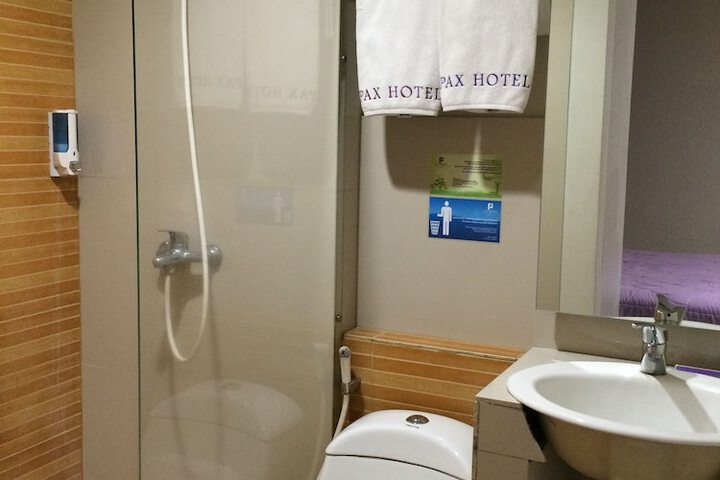 Room 15 of 21