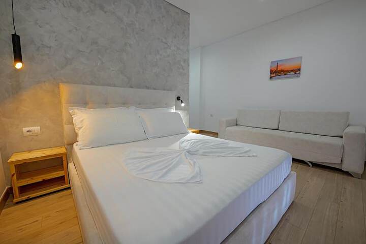 Room 25 of 141