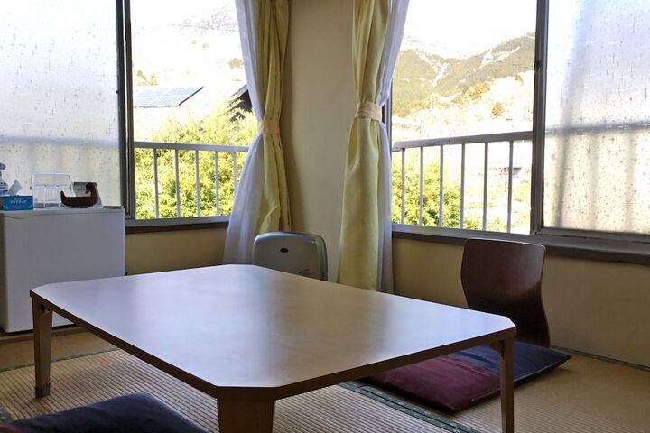 Room 12 of 92