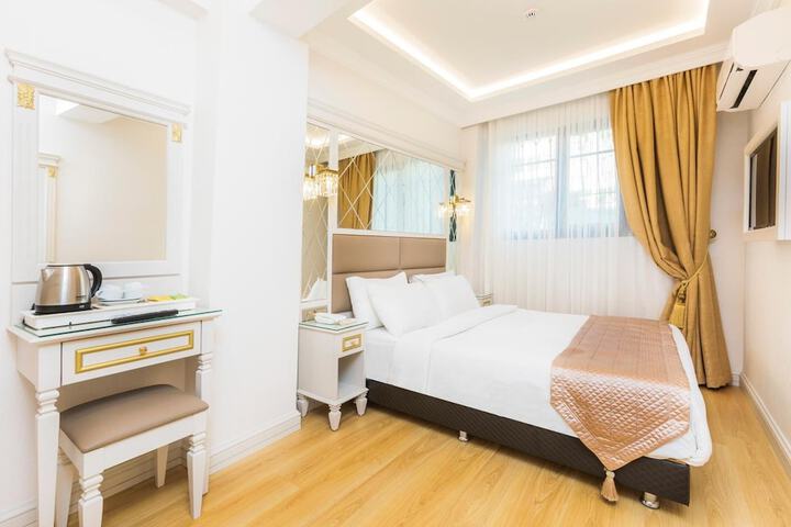 Room 12 of 47