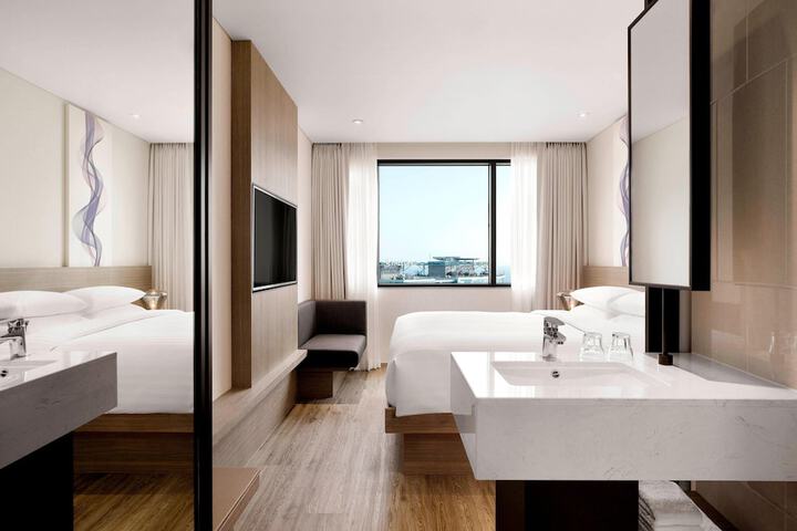 Room 10 of 23