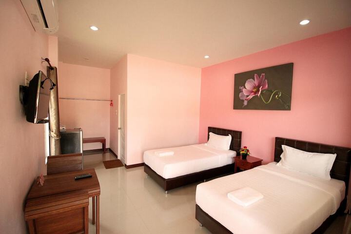 Room 13 of 38