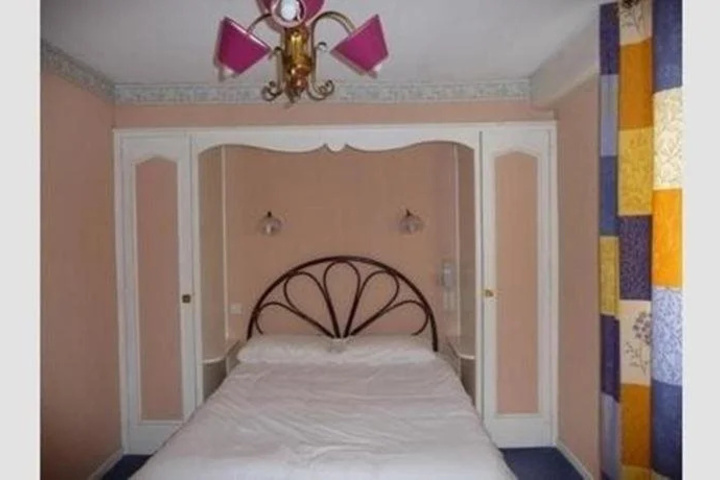 Room 3 of 11