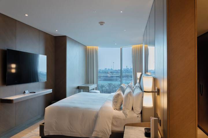 Room 27 of 69