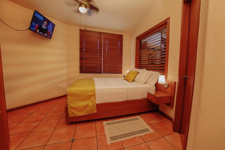 Room 6 of 36