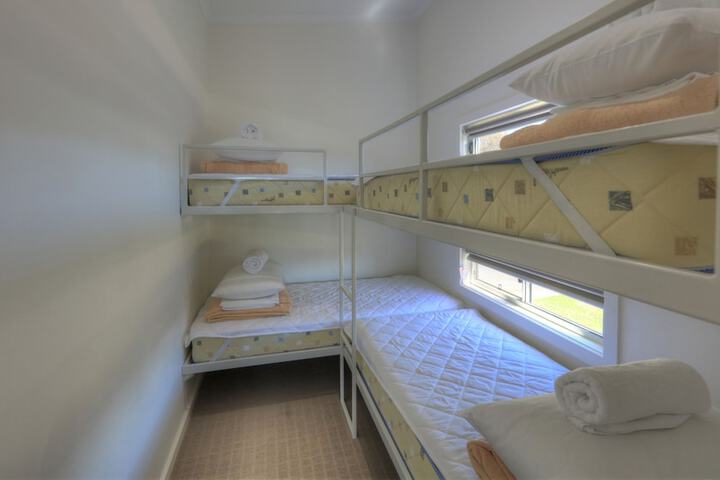 Room 22 of 142