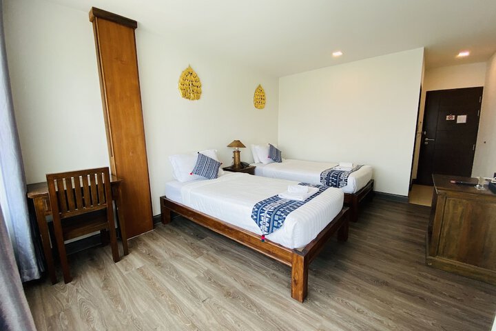 Room 8 of 30