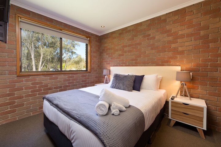 Room 2 of 29