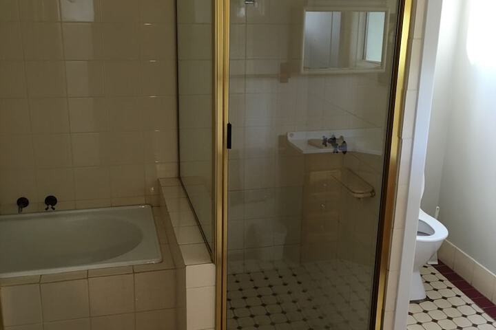 Room 7 of 10