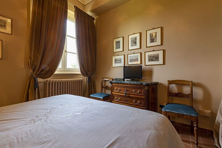 Room 13 of 66