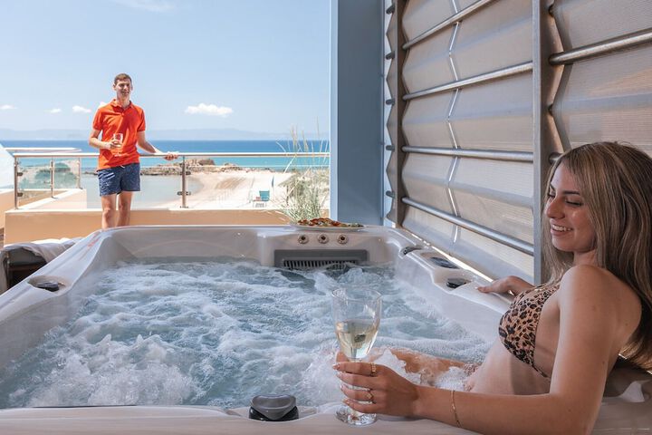 Hot Tub 29 of 60