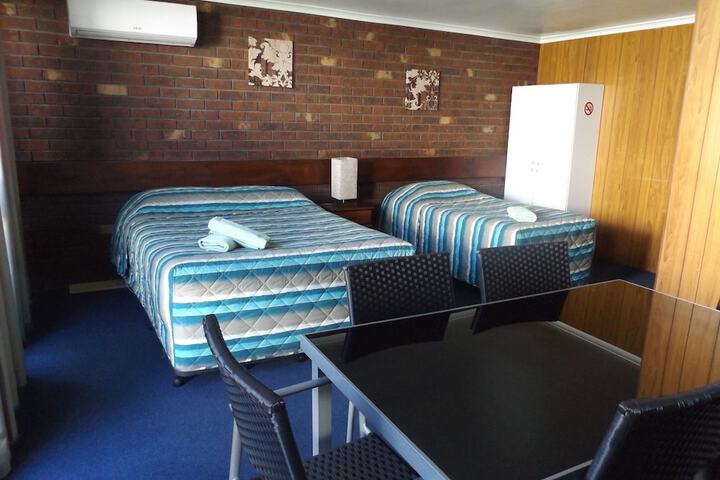 Room 14 of 50