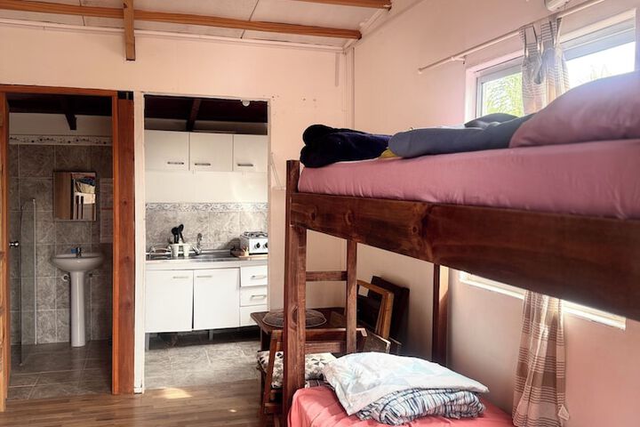 Room 10 of 18