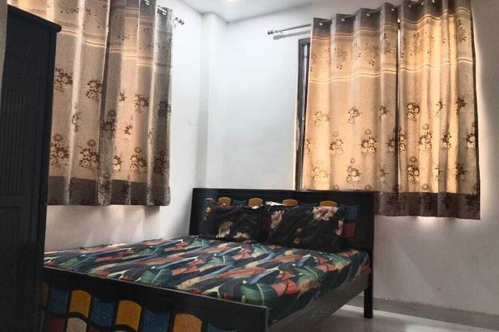 Room 10 of 37