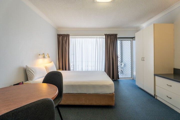 Room 19 of 66