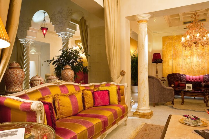 Entrance & Lobby