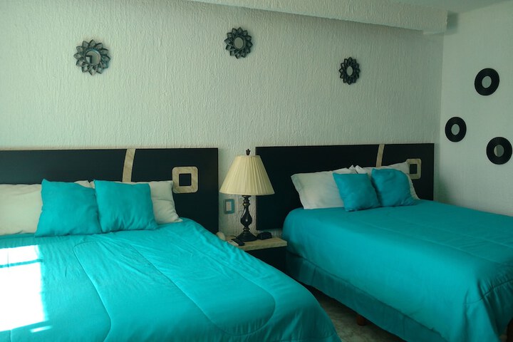 Room 3 of 28