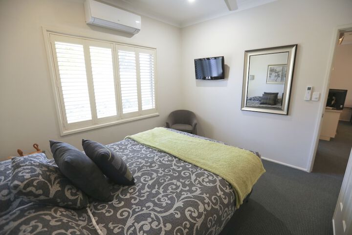 Room 18 of 76