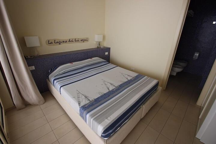 Room 32 of 39