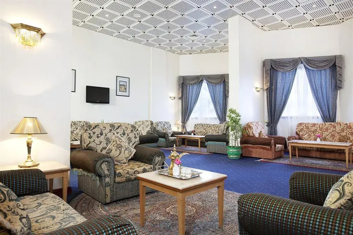 Room 4 of 13