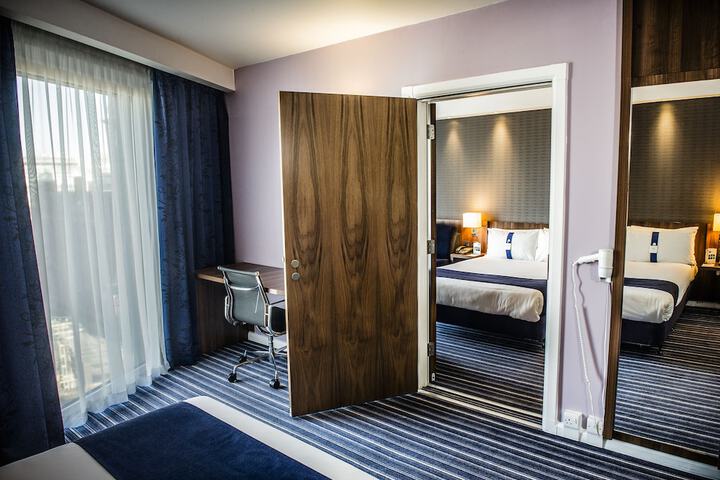 Room 9 of 26
