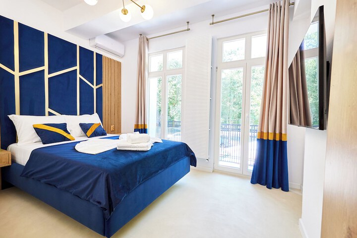 Room 2 of 23