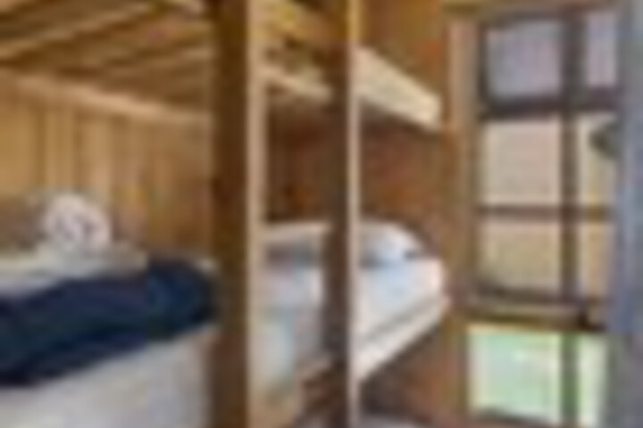 Room 35 of 300