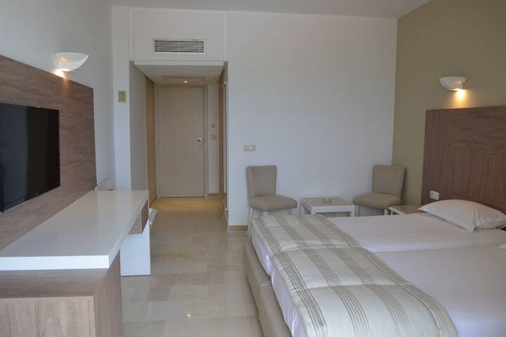 Room 7 of 35