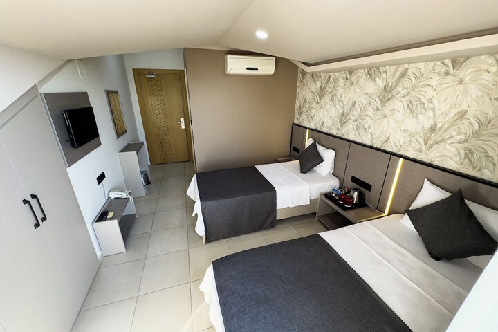 Room 26 of 64