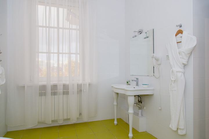 Room 8 of 20