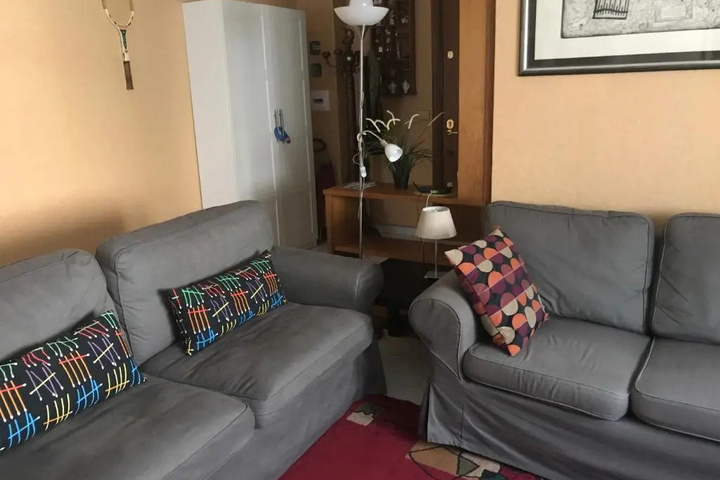 Room 2 of 6