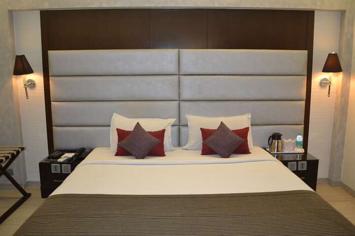 Room 9 of 65