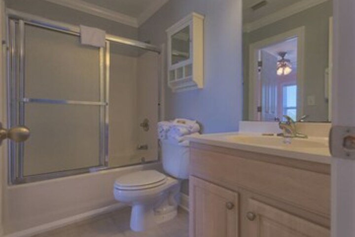 Room 6 of 22