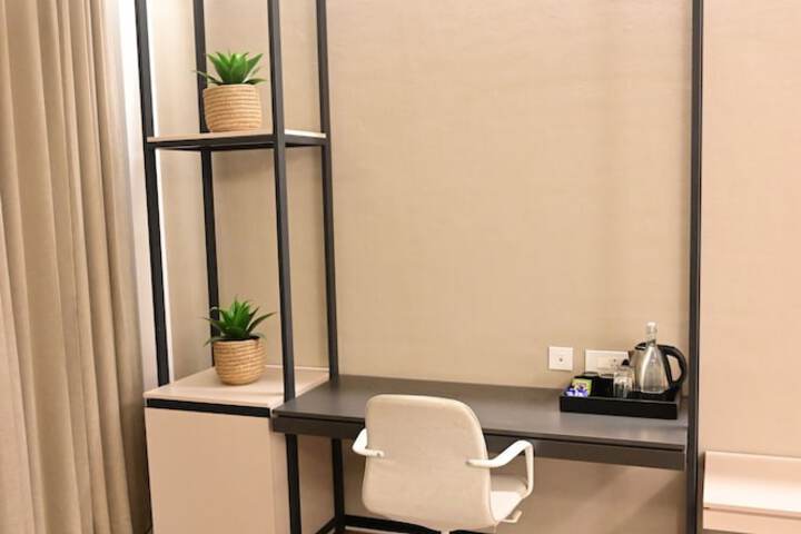 Room 5 of 17