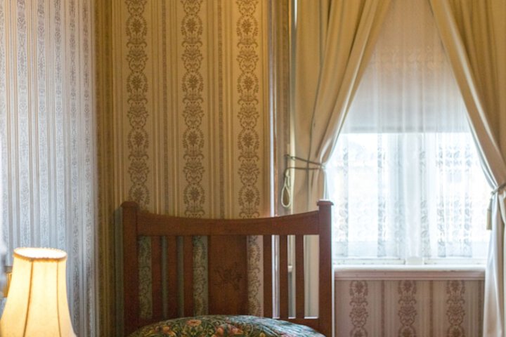 Room 15 of 38